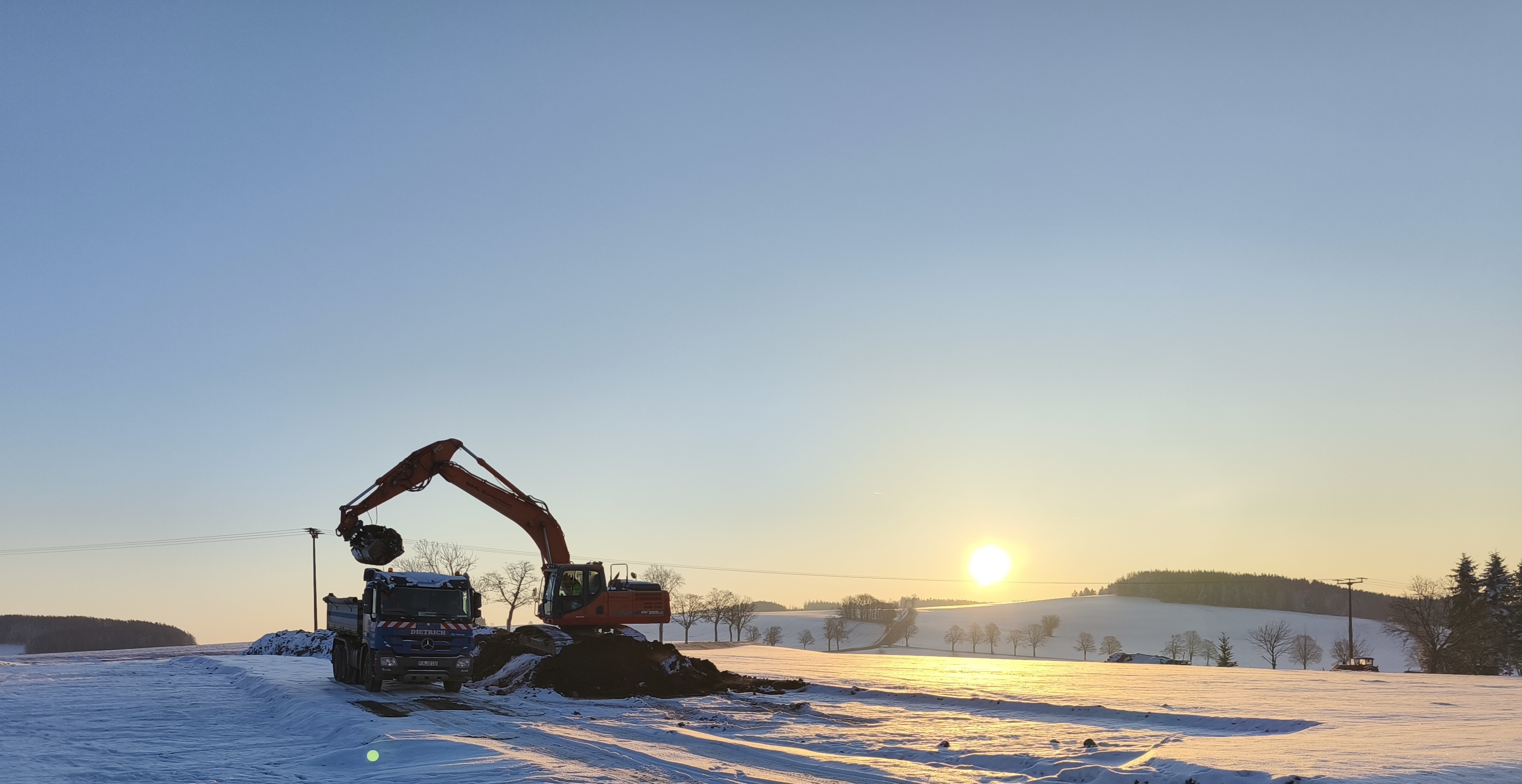 Bagger im Sonnenuntergang